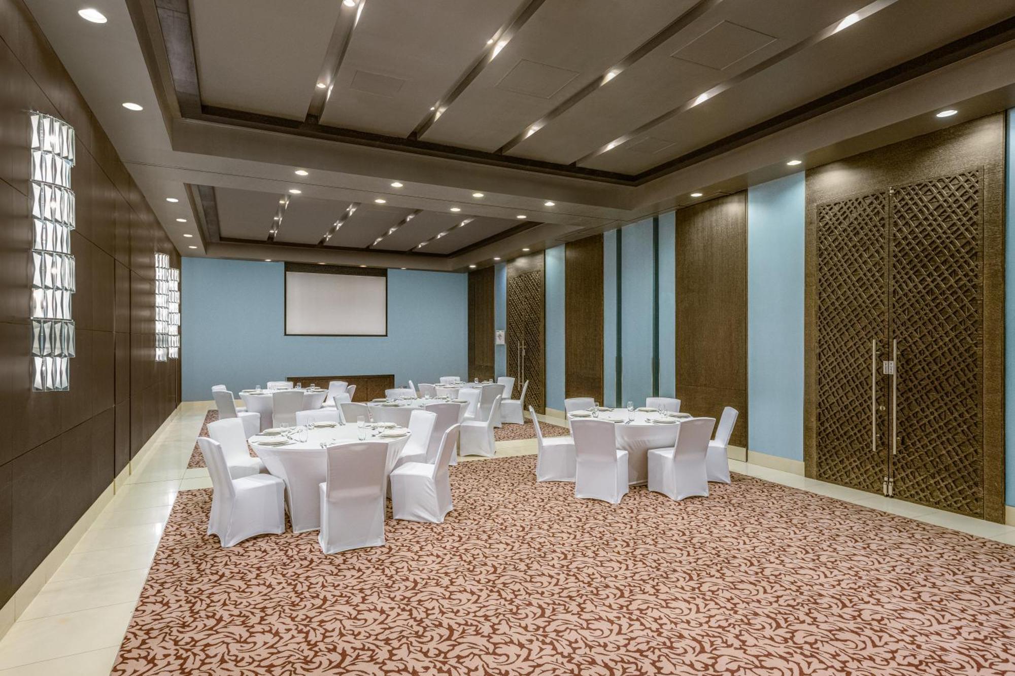 Four Points By Sheraton Al Ajn Exteriér fotografie Meeting room