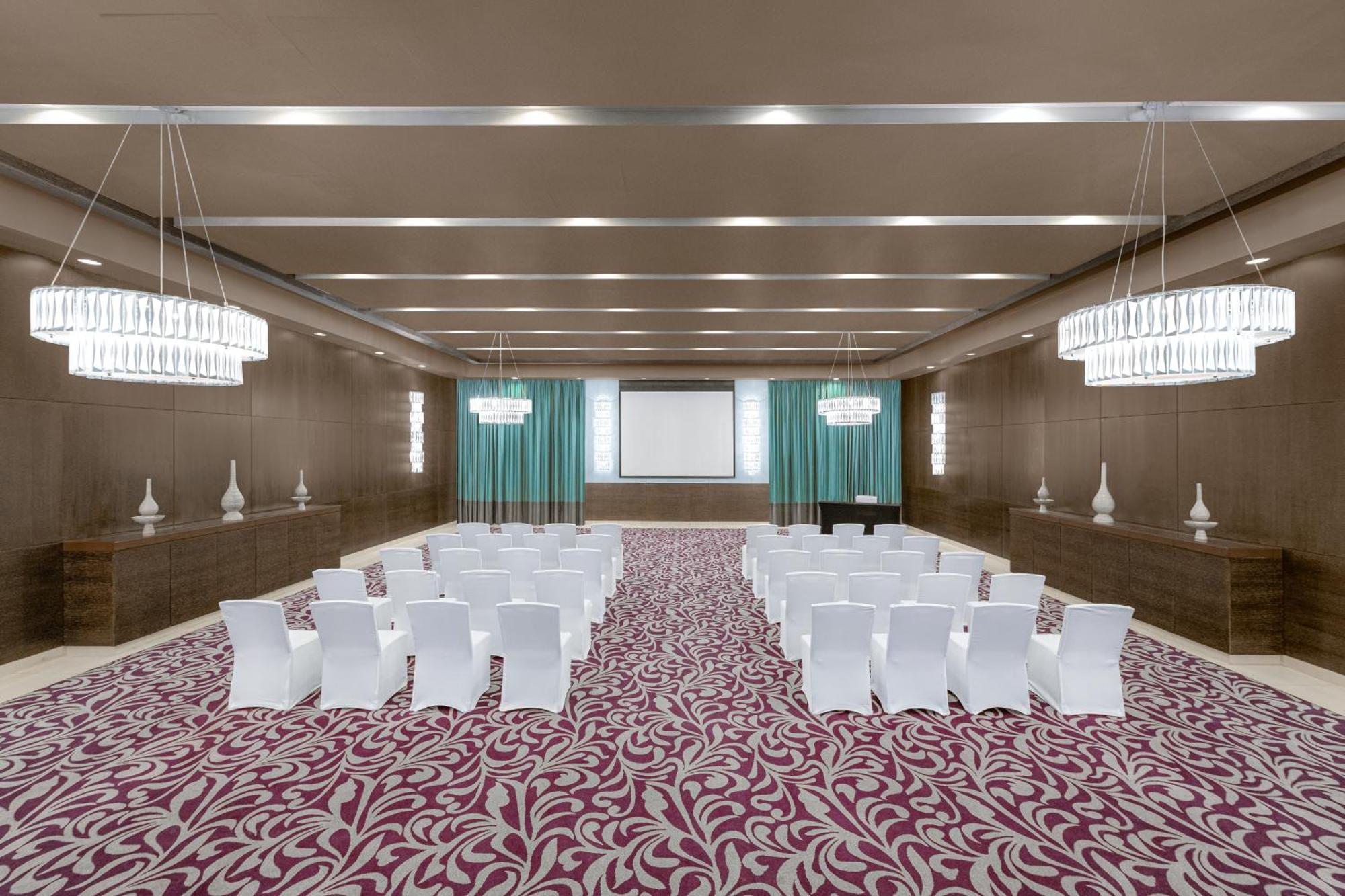 Four Points By Sheraton Al Ajn Exteriér fotografie The ballroom