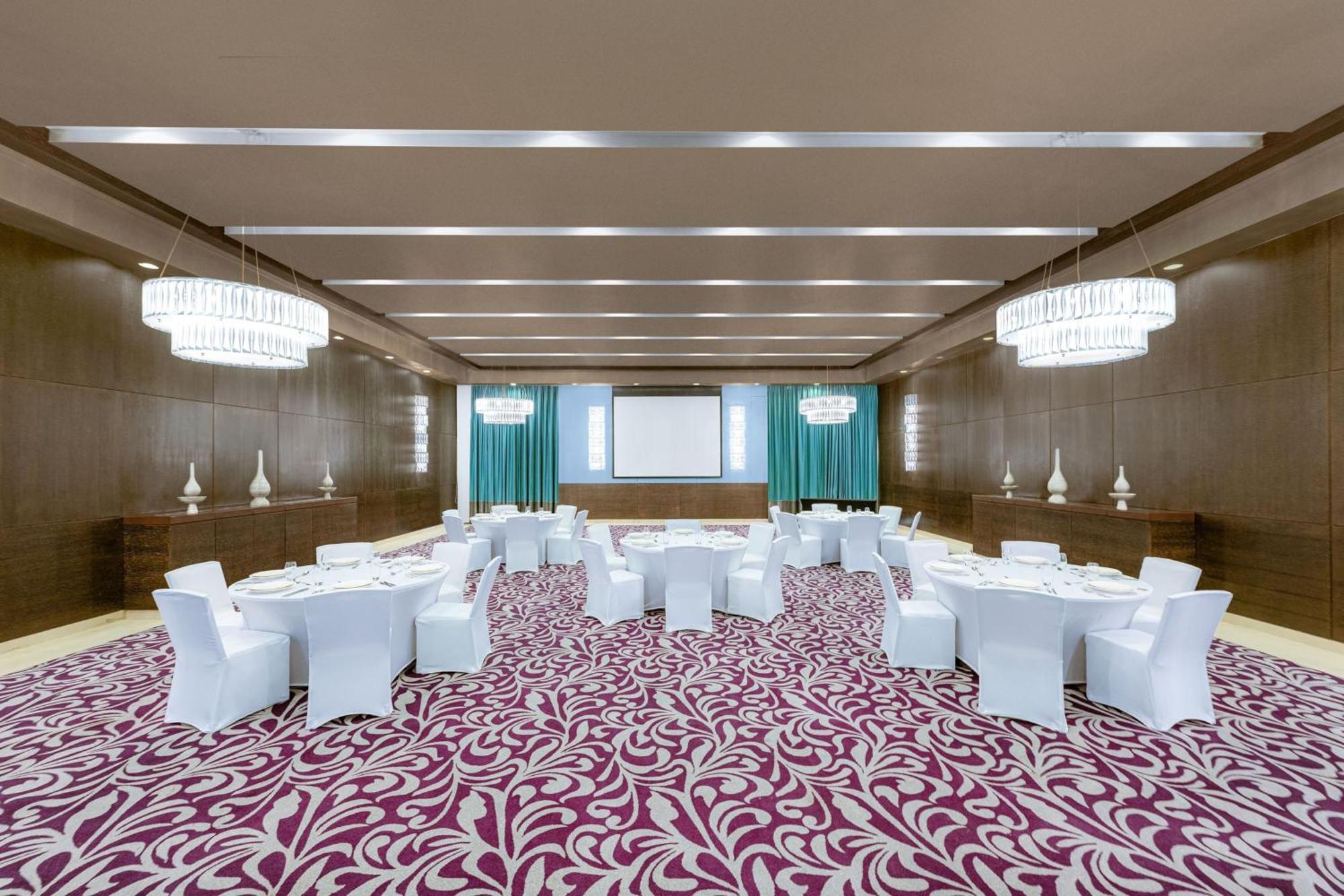Four Points By Sheraton Al Ajn Exteriér fotografie Meeting room