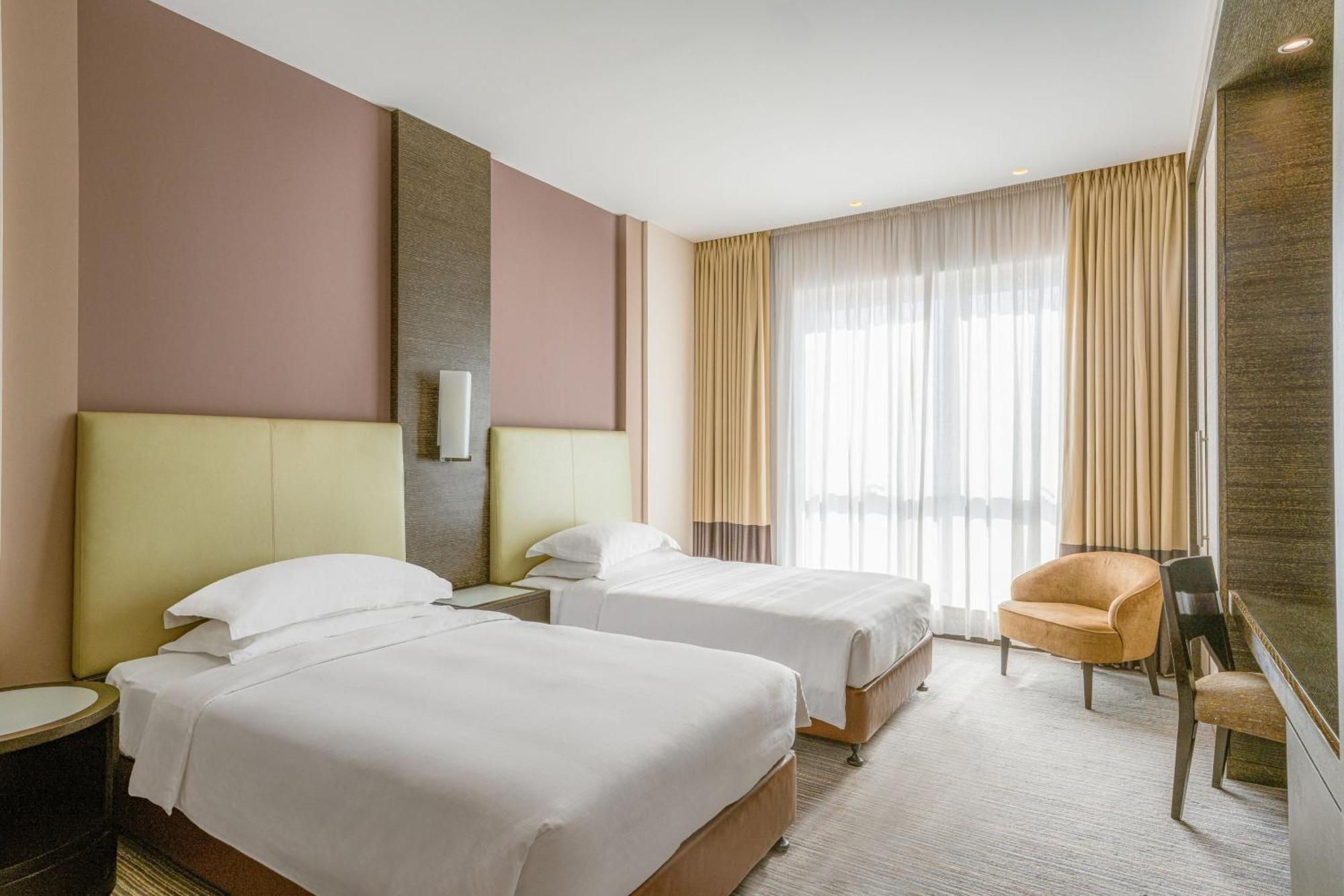 Four Points By Sheraton Al Ajn Exteriér fotografie