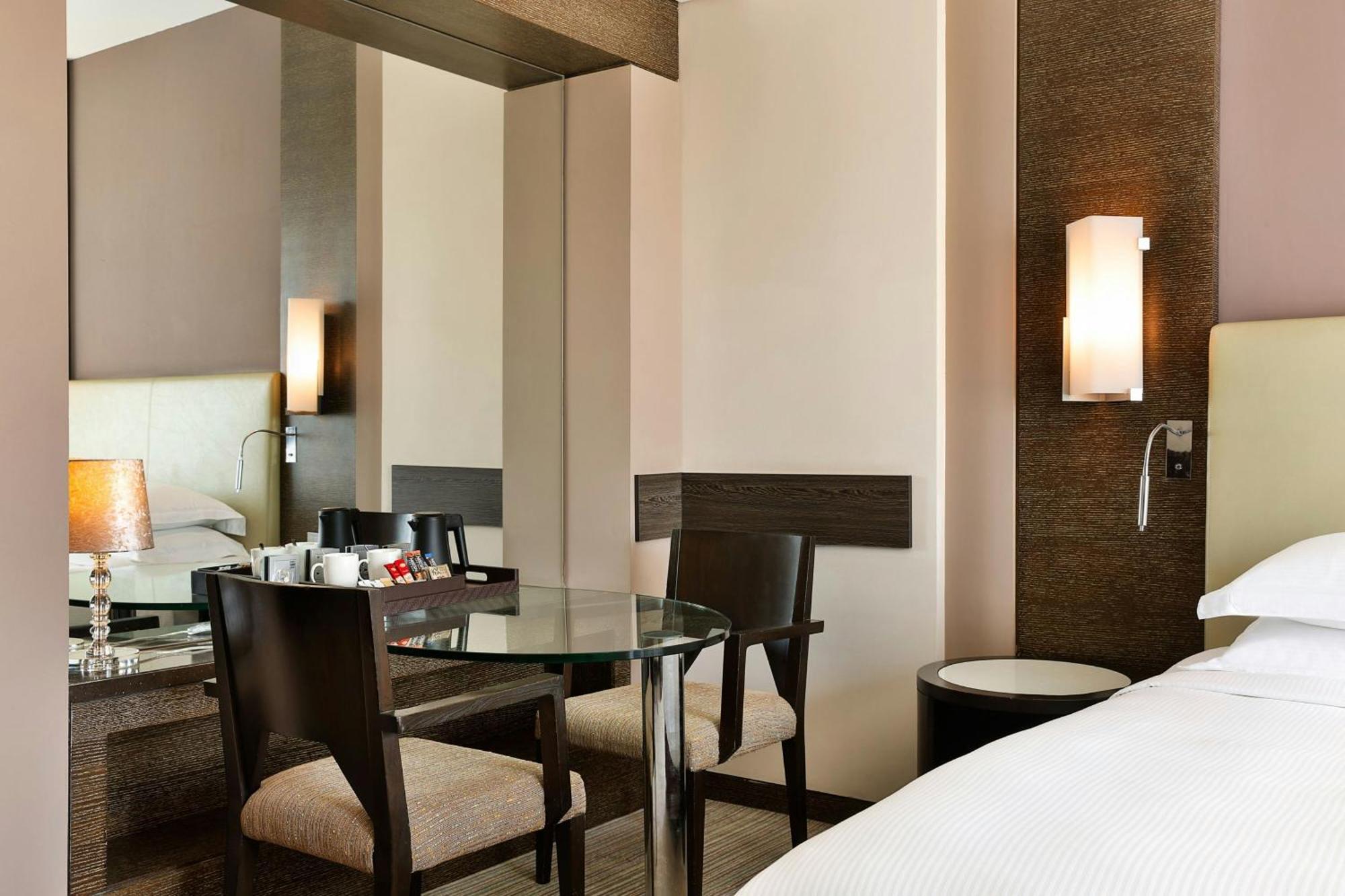 Four Points By Sheraton Al Ajn Exteriér fotografie