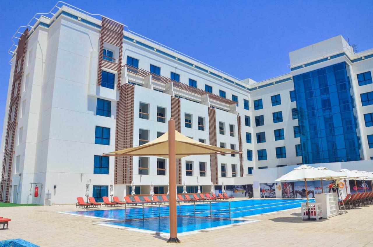 Four Points By Sheraton Al Ajn Exteriér fotografie The Nile City Towers